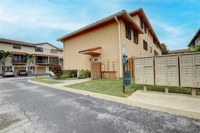 9874 Hammocks Blvd # 49, Miami FL 33196 - Miami, FL - Photo 7