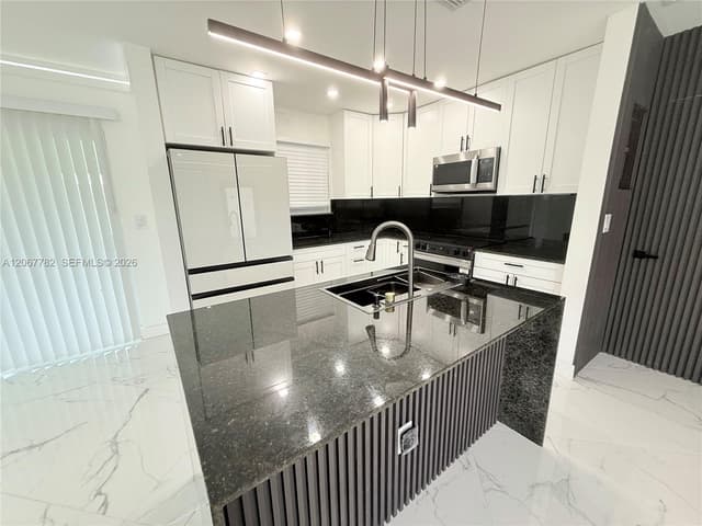 8600 Taft St, Pembroke Pines FL 33024 - Pembroke Pines, FL - Photo 4