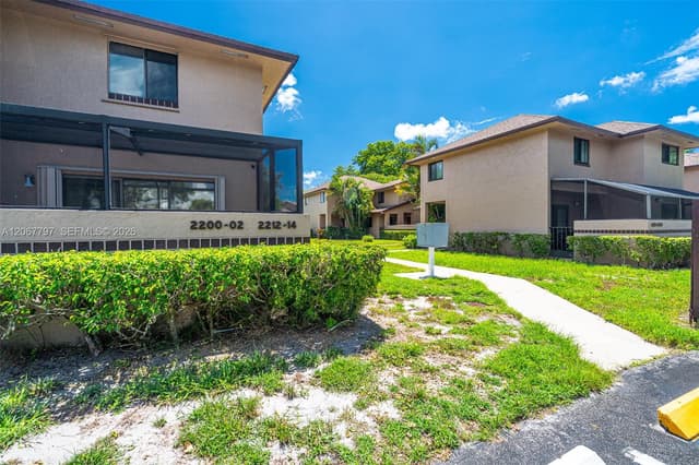 2214 NW 39th Ave, Coconut Creek FL 33066 - Coconut Creek, FL - Photo 4
