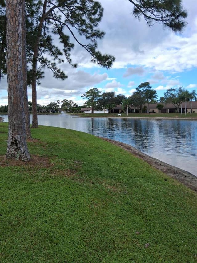 4703 Rainbow Drive, FL 33463 - Photo 6
