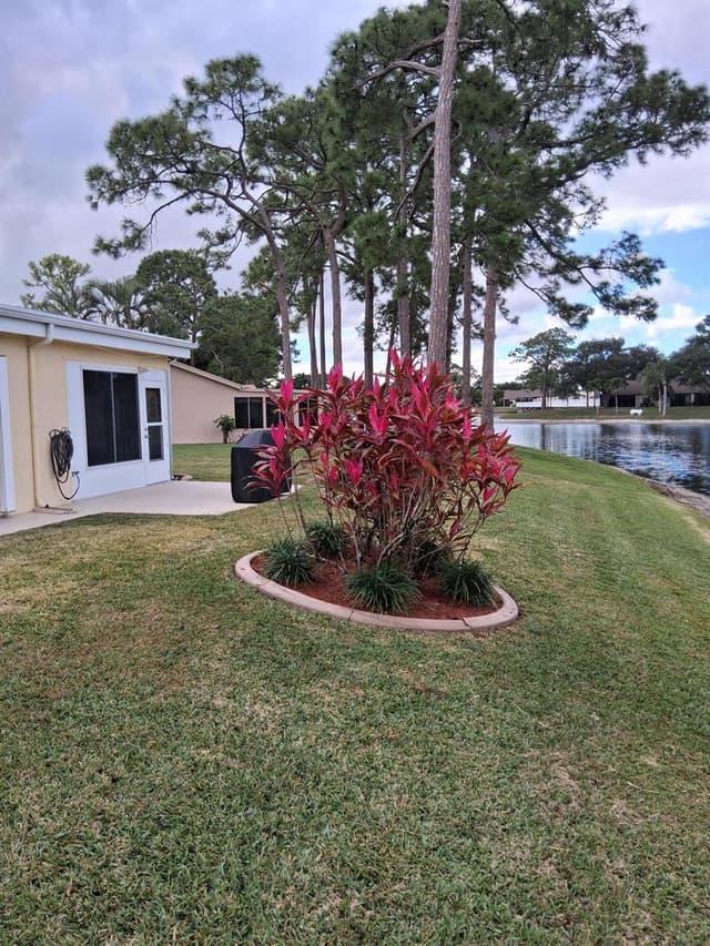 4703 Rainbow Drive, FL 33463 - Photo 7