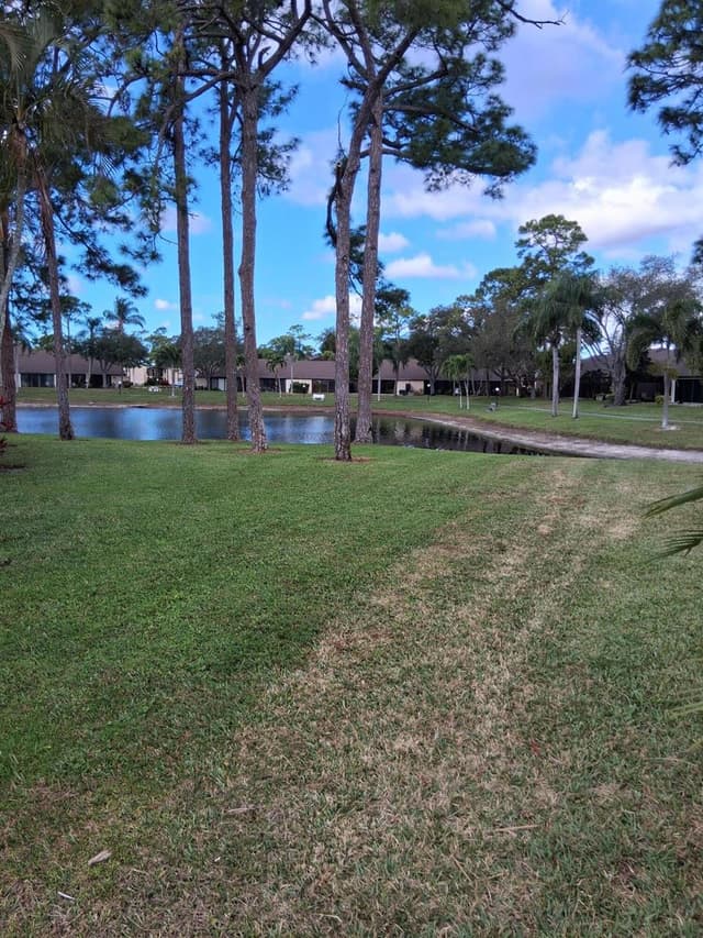 4703 Rainbow Drive, FL 33463 - Photo 3