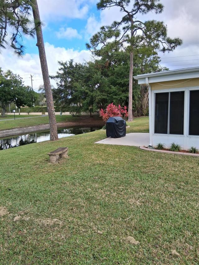 4703 Rainbow Drive, FL 33463 - Photo 5