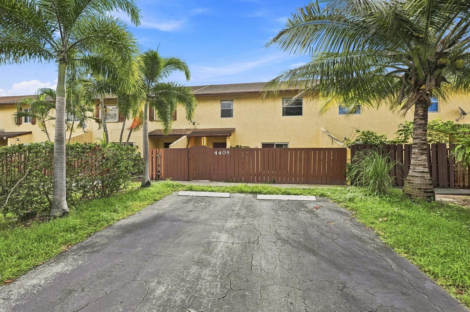 4408 NW 4TH Avenue, Deerfield Beach FL 33064 - Deerfield Beach, FL - Photo 1