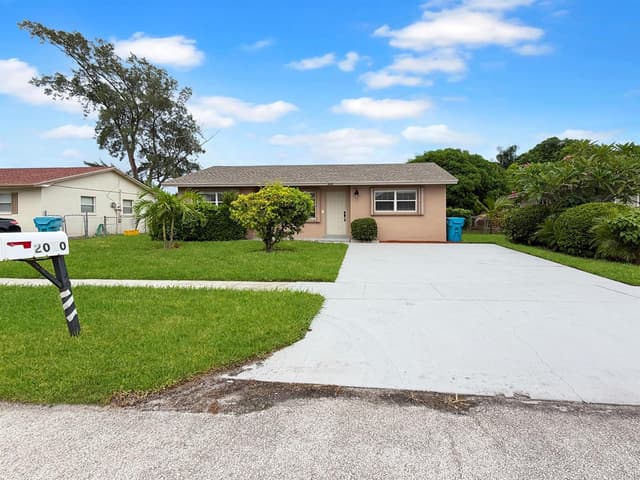 2030 NE 1st Lane, Boynton Beach FL 33435 - Boynton Beach, FL - Photo 3