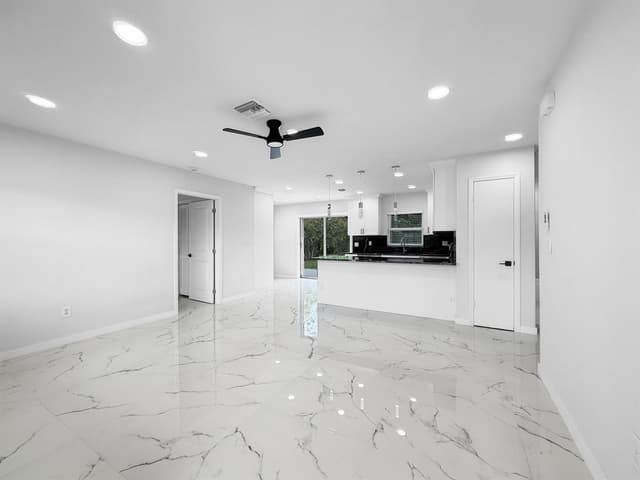 2030 NE 1st Lane, Boynton Beach FL 33435 - Boynton Beach, FL - Photo 5