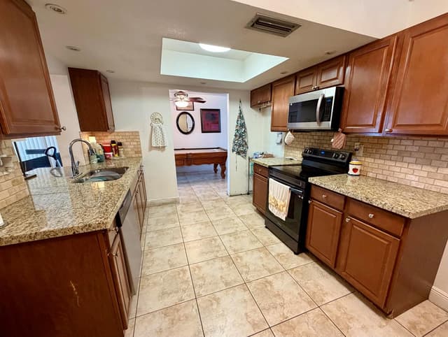 6875 NW 17TH Court, Margate FL 33063 - Margate, FL - Photo 3