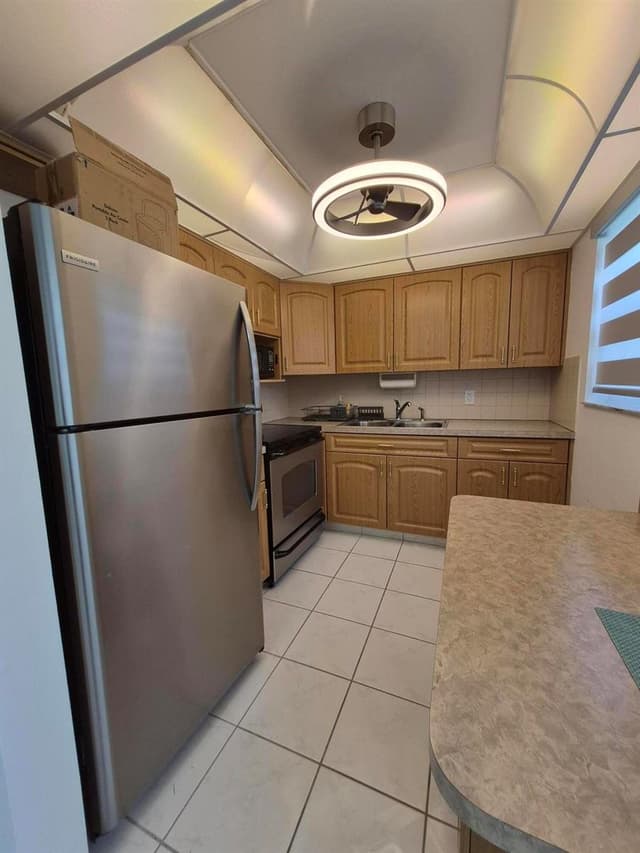 144 Dorchester G, West Palm Beach FL 33417 - West Palm Beach, FL - Photo 2