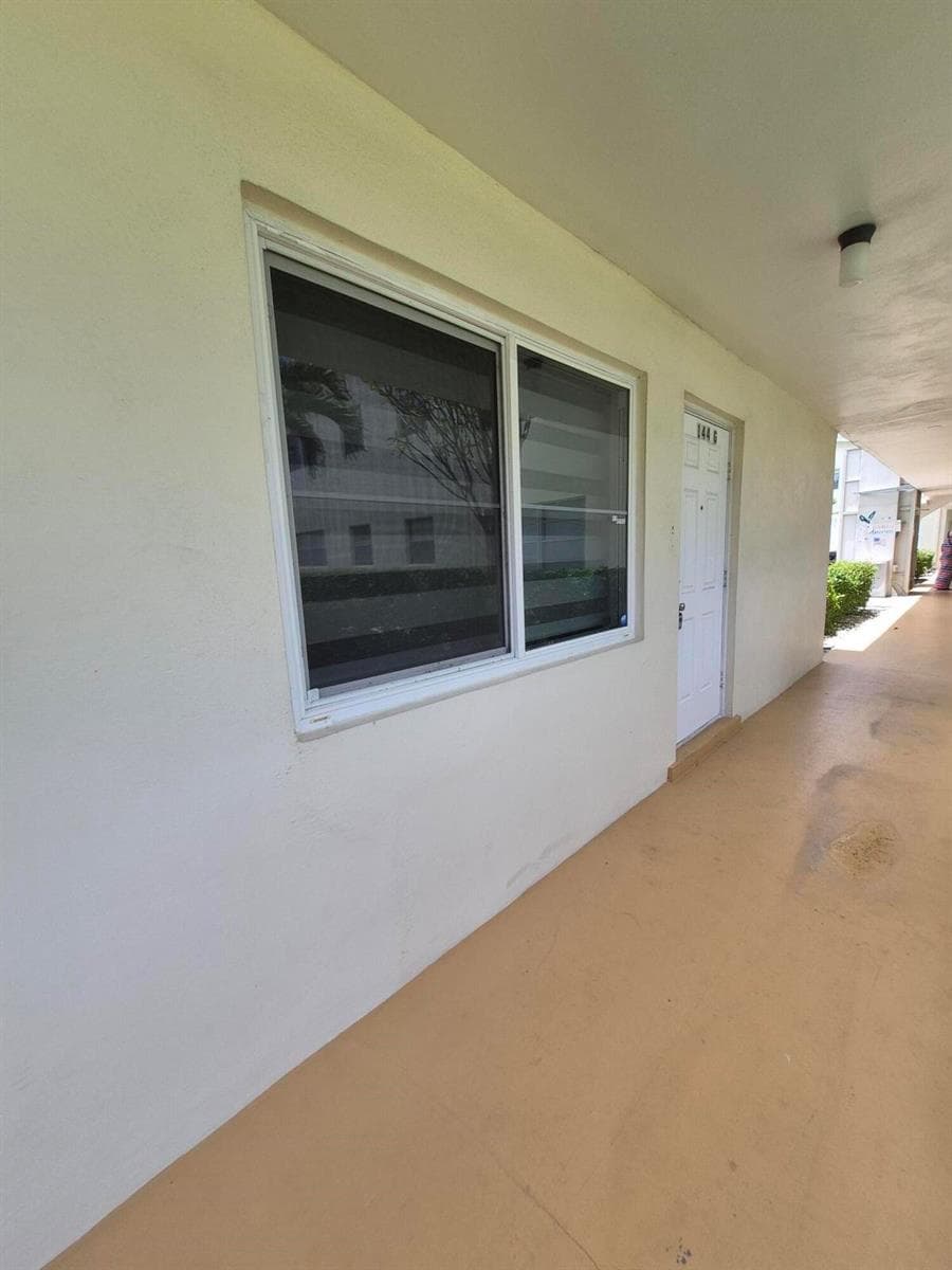 144 Dorchester G, West Palm Beach FL 33417 - West Palm Beach, FL - Photo 1