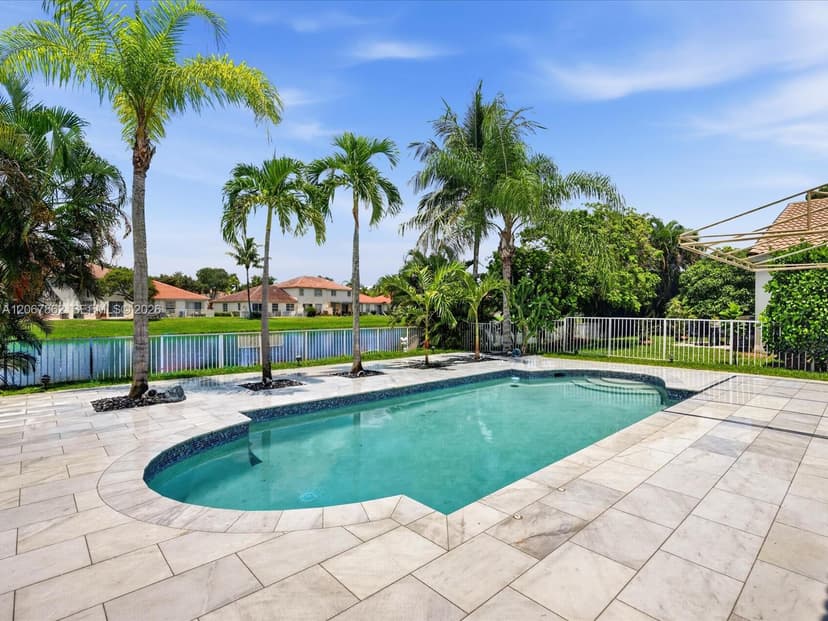1800 NW 78th Ave, Pembroke Pines FL 33024