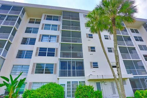 2801 N PALM AIRE Drive # 405, Pompano Beach FL 33069 - Pompano Beach, FL - Photo 6