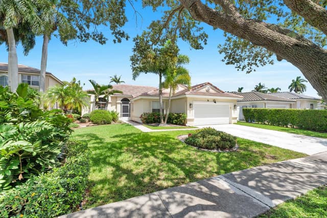 2325 NW 186th Avenue, Pembroke Pines FL 33029 - Pembroke Pines, FL - Photo 6
