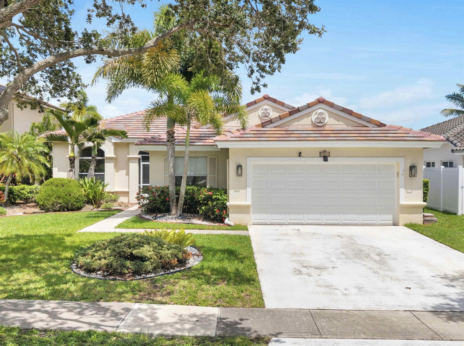 2325 NW 186th Avenue, Pembroke Pines FL 33029 - Pembroke Pines, FL - Photo 1