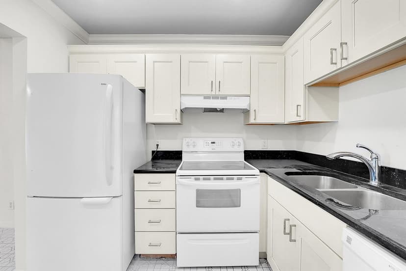 200 Waterway Drive S # 105, Lantana FL 33462