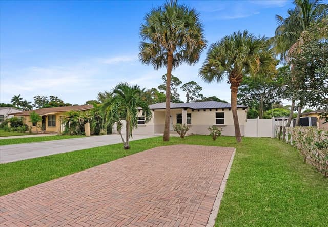 3856 Corrigan Court, FL 33461 - Photo 2