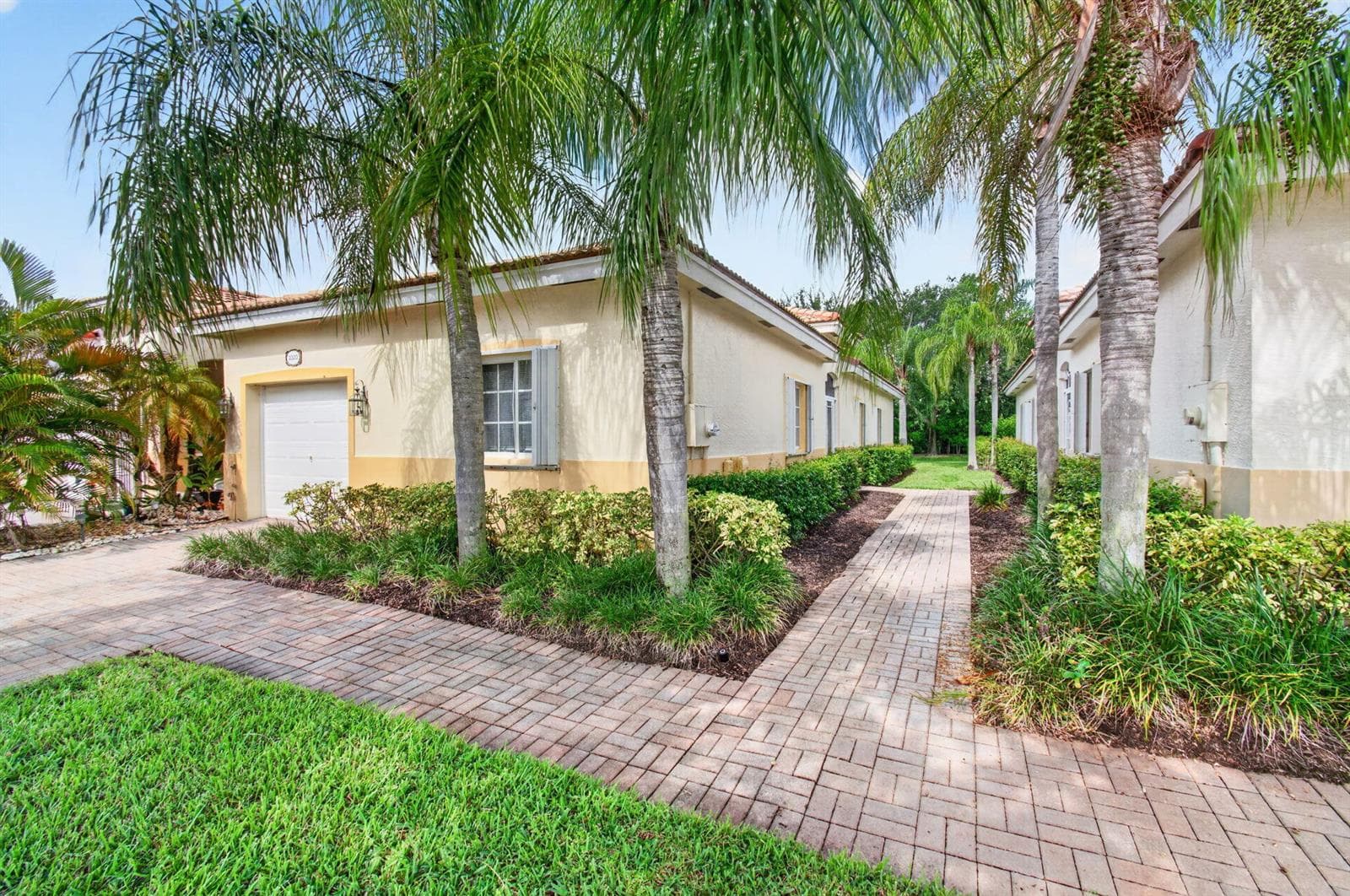 2323 WINDJAMMER Way, West Palm Beach FL 33411