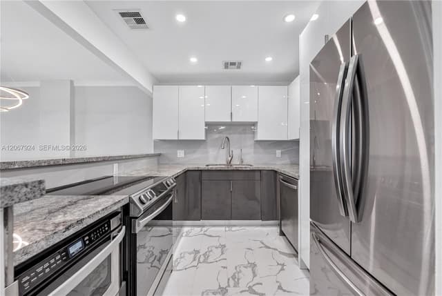 3800 S Ocean Dr # 802, Hollywood FL 33019 - Hollywood, FL - Photo 2