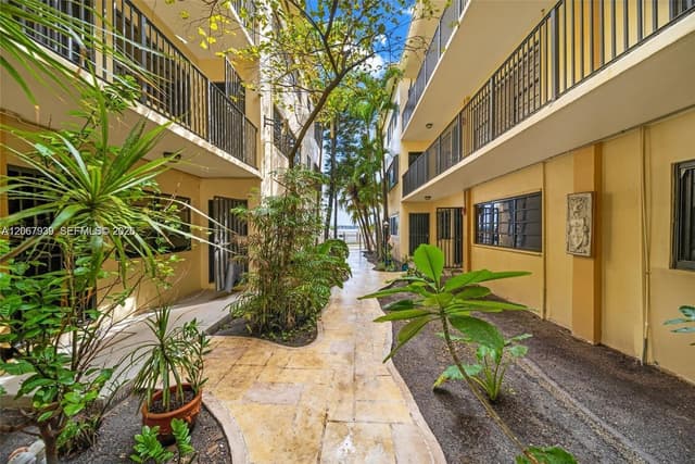 7845 NE Bayshore Ct # 12A, Miami FL 33138 - Miami, FL - Photo 2