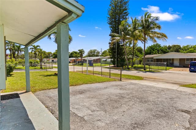 2030 NW 29th Ter, Fort Lauderdale FL 33311 - Fort Lauderdale, FL - Photo 6
