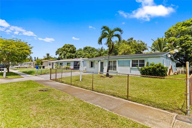 2030 NW 29th Ter, Fort Lauderdale FL 33311 - Fort Lauderdale, FL - Photo 4