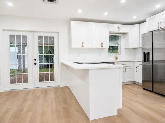 2013 Longwood Road, West Palm Beach FL 33409 - West Palm Beach, FL - Photo 4