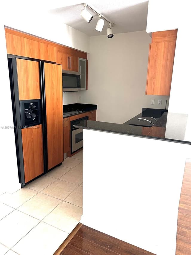 335 S Biscayne Blvd # 1802, Miami FL 33131 - Miami, FL - Photo 2
