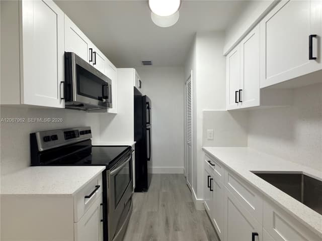 4060 SW 6th St, Miami FL 33134 - Miami, FL - Photo 5