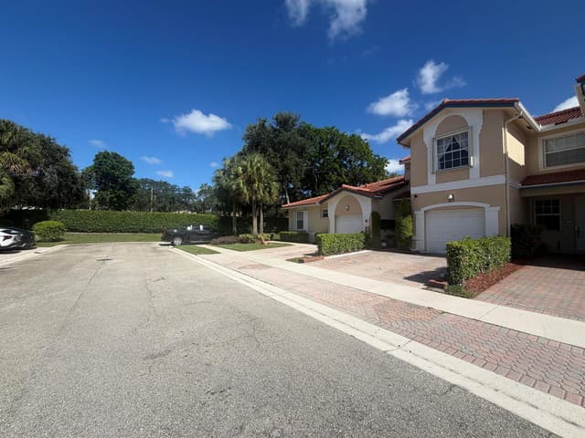 11608 NW 47TH Court # 11608, Coral Springs FL 33076 - Coral Springs, FL - Photo 4