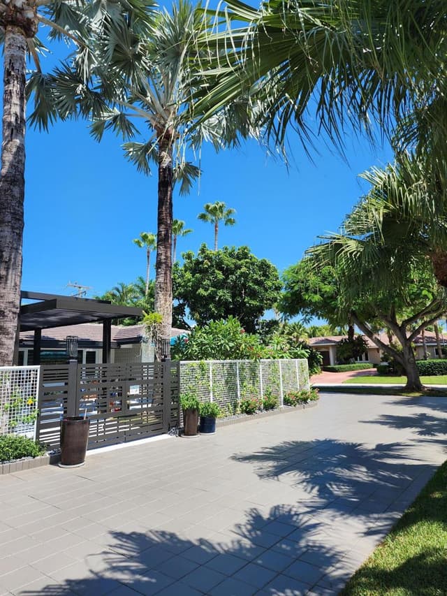 716 Middle River Drive, Fort Lauderdale FL 33304 - Fort Lauderdale, FL - Photo 2