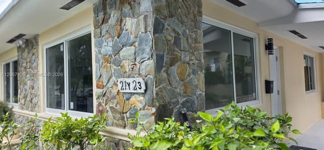 21 NW 32nd Ct, Miami FL 33125 - Miami, FL - Photo 2