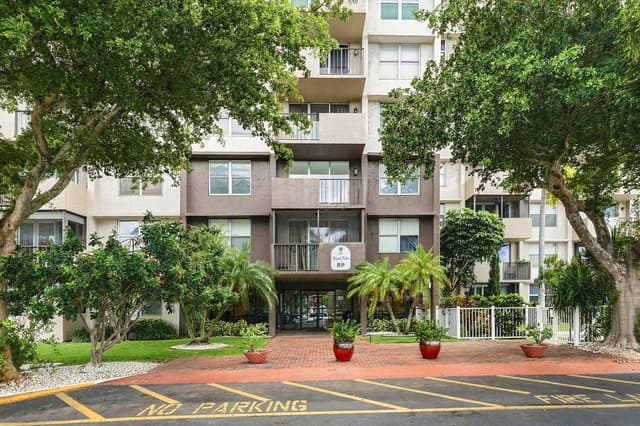 777 S Federal Highway # 15, Pompano Beach FL 33062 - Pompano Beach, FL - Photo 2