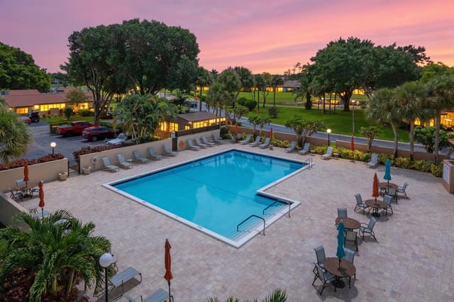 9286 VISTA DEL LAGO # F, Boca Raton FL 33428 - Boca Raton, FL - Photo 2