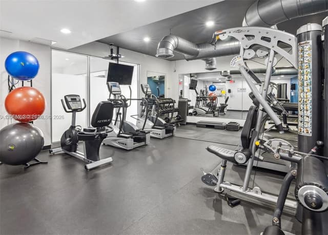 401 Golden Isles Dr # 503, Hallandale Beach FL 33009 - Hallandale Beach, FL - Photo 4