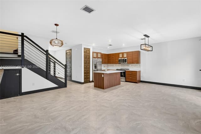 15488 NW 91st Ct, Miami Lakes FL 33018 - Miami Lakes, FL - Photo 7