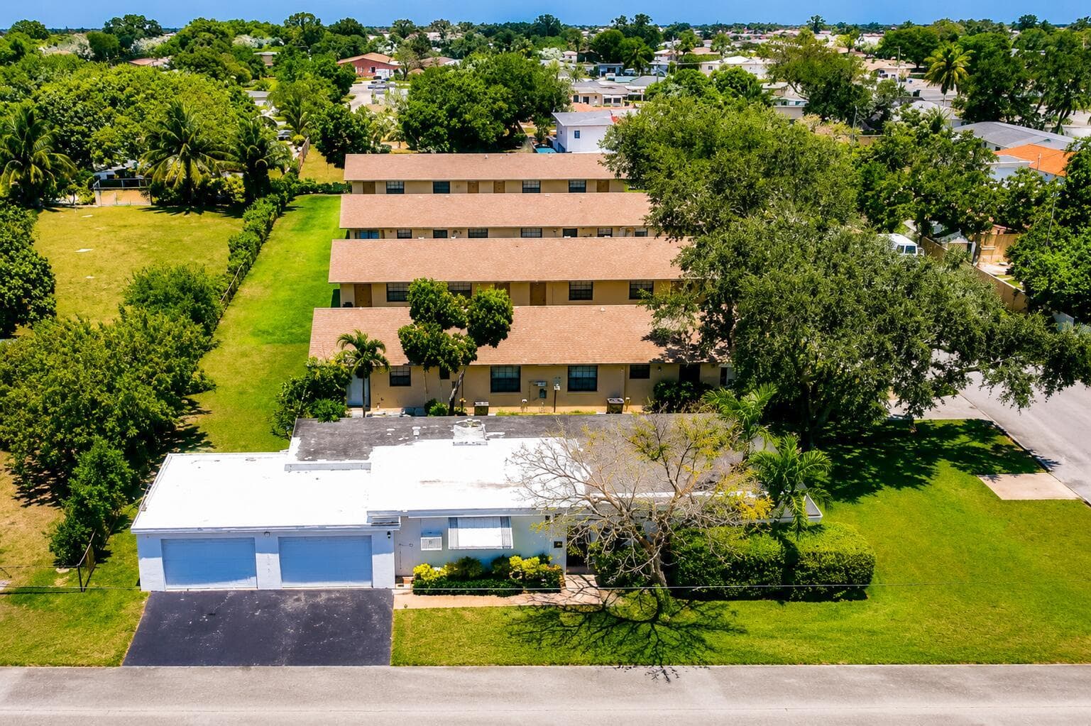 5619 MCKINLEY # H, Hollywood FL 33021 - Hollywood, FL - Photo 1
