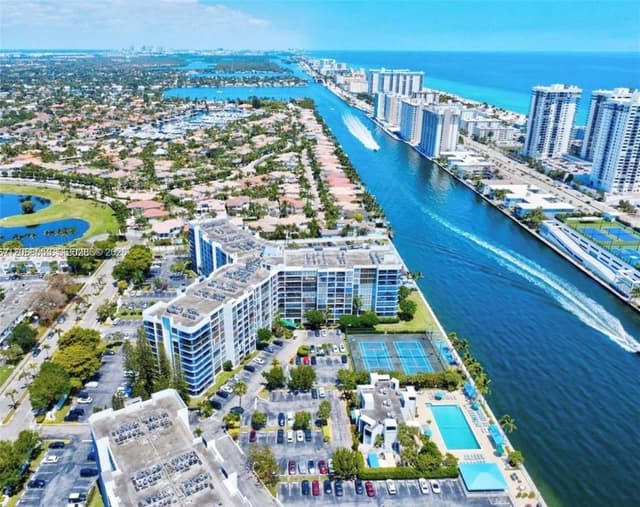 1000 Parkview Dr # 825, Hallandale Beach FL 33009 - Hallandale Beach, FL - Photo 3