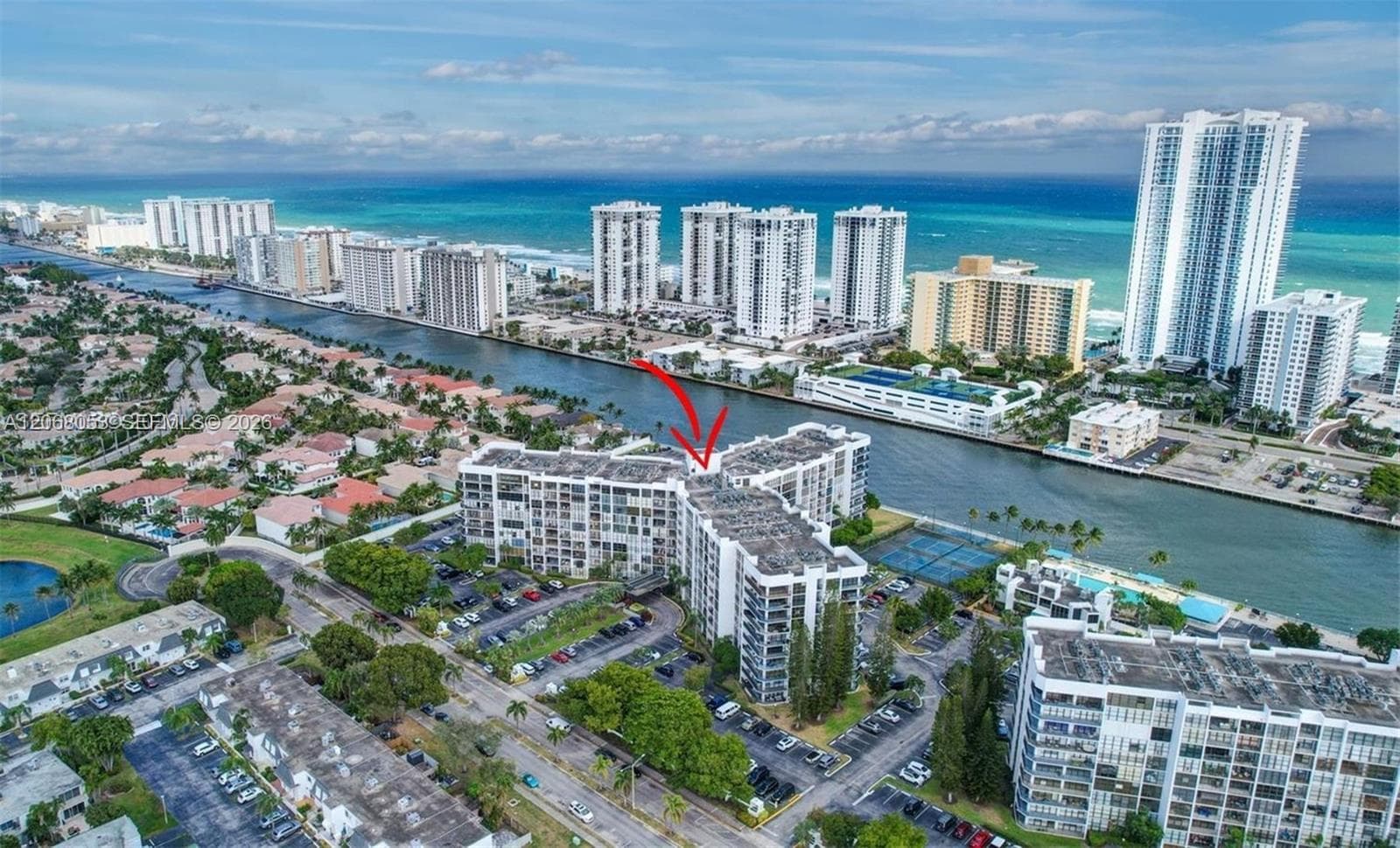1000 Parkview Dr # 825, Hallandale Beach FL 33009 - Hallandale Beach, FL - Photo 1
