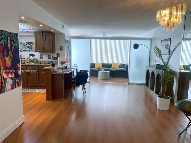 1000 Parkview Dr # 825, Hallandale Beach FL 33009 - Hallandale Beach, FL - Photo 5