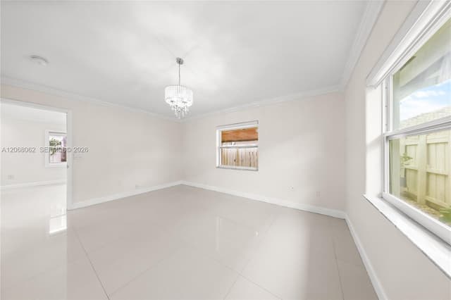 10033 NW 126th Ter, Hialeah Gardens FL 33018 - Hialeah Gardens, FL - Photo 5