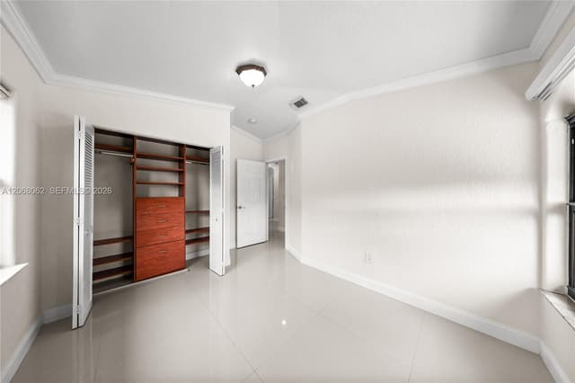 10033 NW 126th Ter, Hialeah Gardens FL 33018 - Hialeah Gardens, FL - Photo 4