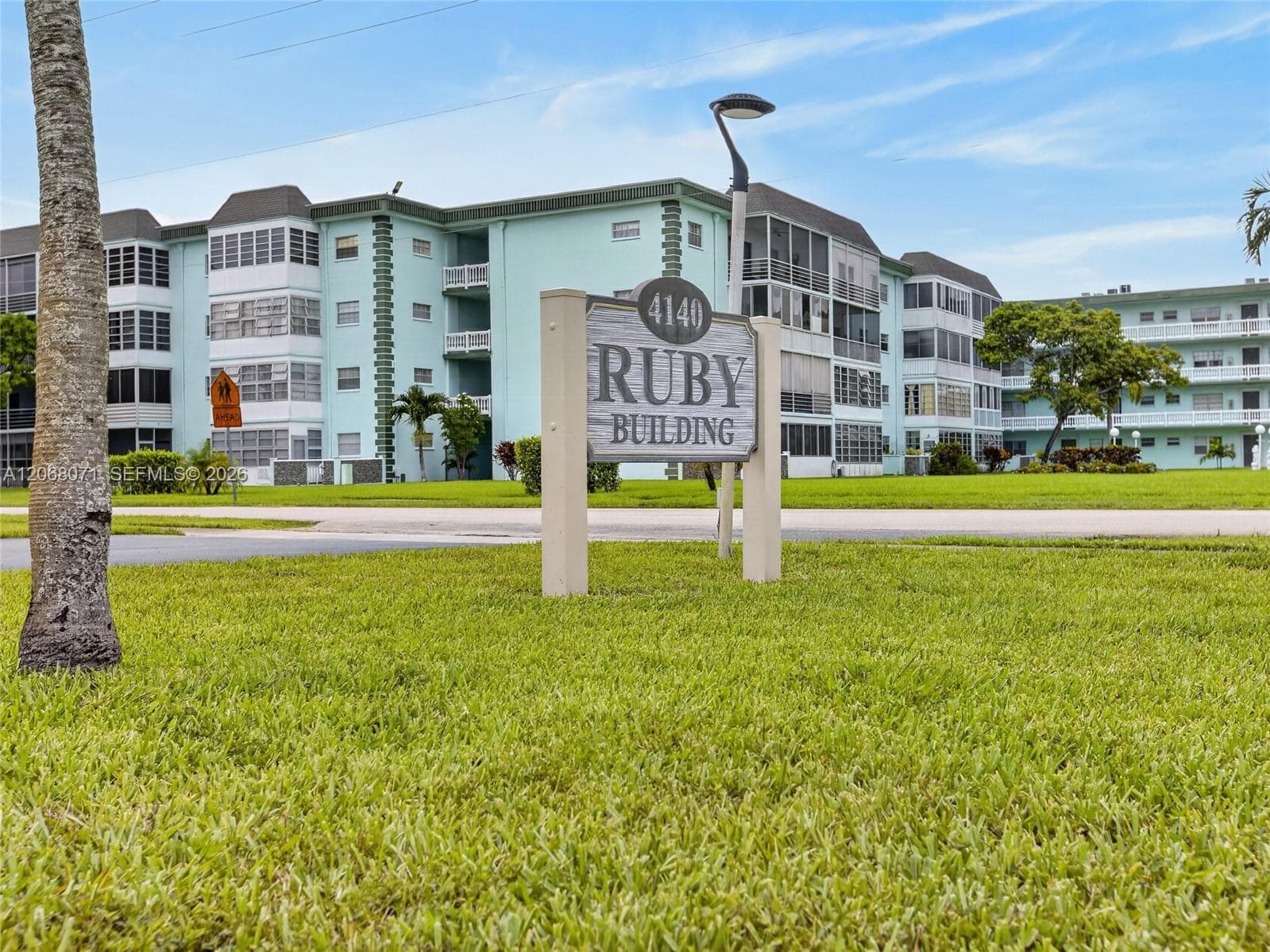 4140 NW 44th Ave # 408, Lauderdale Lakes FL 33319 - Lauderdale Lakes, FL - Photo 1
