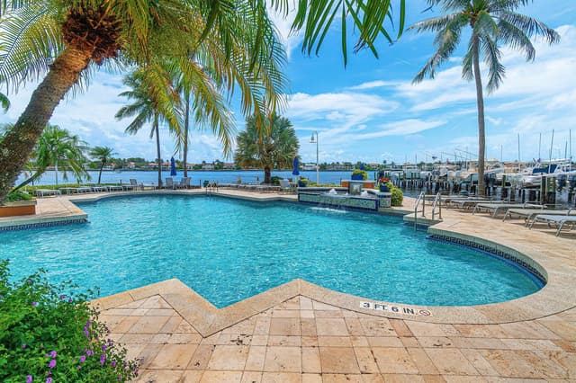 131 Yacht Club Way # 307, Hypoluxo FL 33462 - Hypoluxo, FL - Photo 2