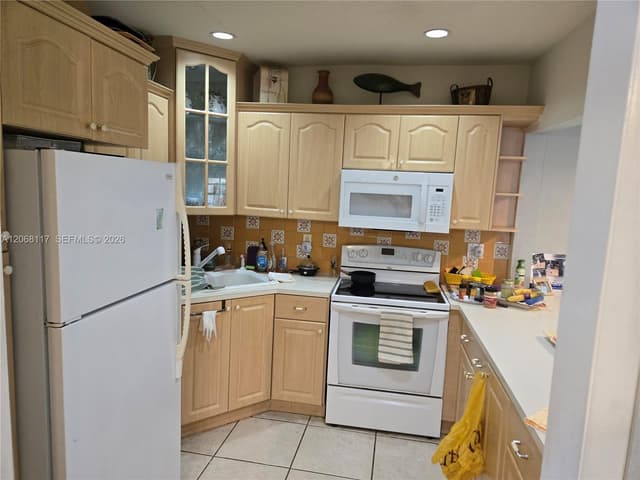 6858 SW 39th St, Miami FL 33155 - Miami, FL - Photo 4