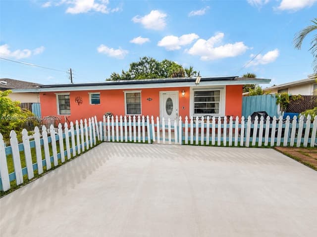 2745 NW 7th Ct, Fort Lauderdale FL 33311 - Fort Lauderdale, FL - Photo 2