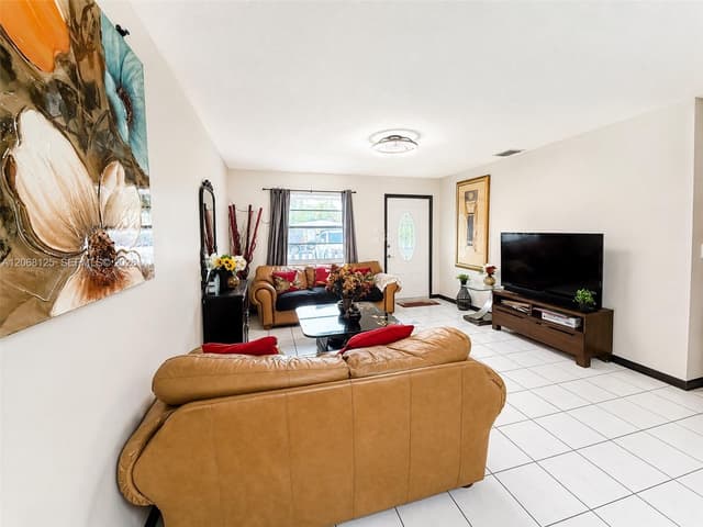 2745 NW 7th Ct, Fort Lauderdale FL 33311 - Fort Lauderdale, FL - Photo 4