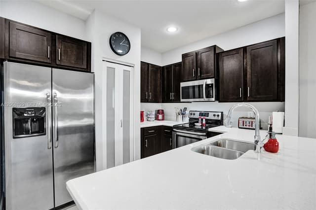 4204 N Dixie Hwy # 1, Oakland Park FL 33334 - Oakland Park, FL - Photo 6