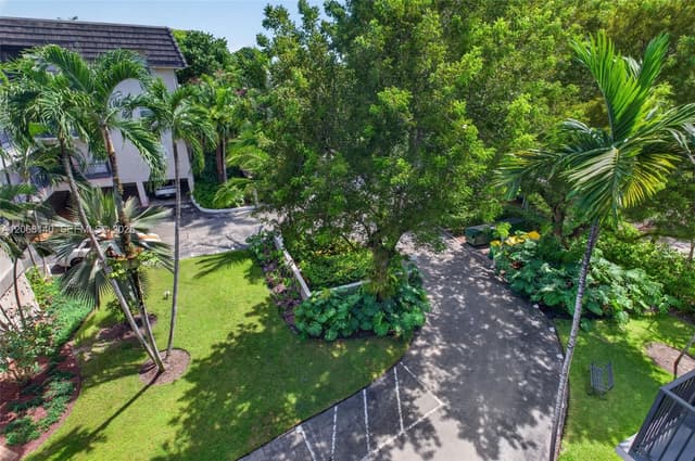 6815 Edgewater Dr # 301, Coral Gables FL 33133 - Coral Gables, FL - Photo 6