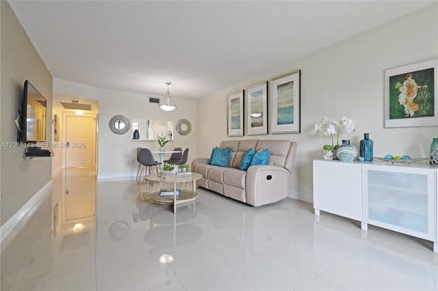 1100 Colony Point Cir # 419, Pembroke Pines FL 33026 - Pembroke Pines, FL - Photo 4