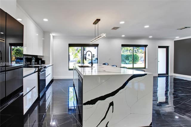 2457 NE 27th Ter, Fort Lauderdale FL 33305 - Fort Lauderdale, FL - Photo 4