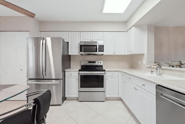 6112 HUNTWICK Terrace # 108, Delray Beach FL 33484 - Delray Beach, FL - Photo 5
